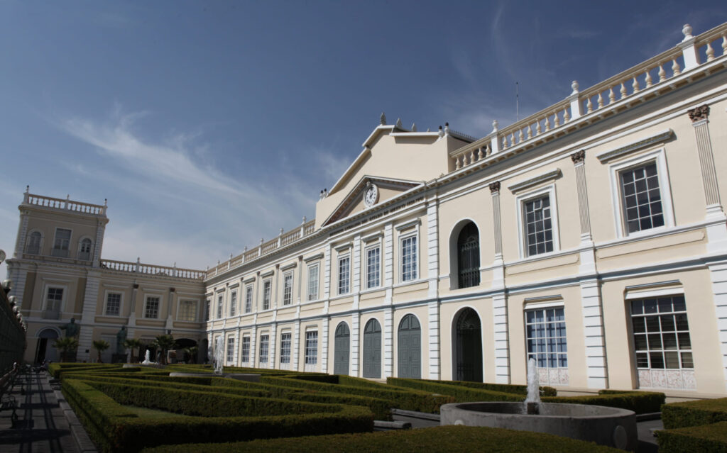 Son dos hombres y una mujer los aspirantes a convertirse en rector de la UAEMEX para el período 2021-2025.