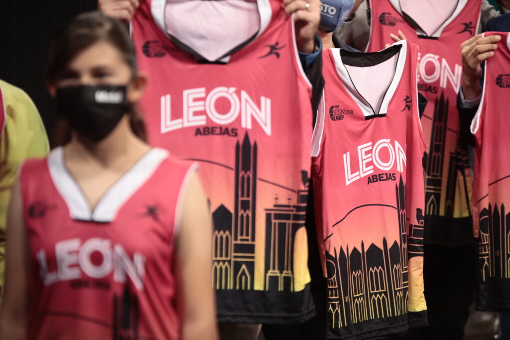 Presentan nuevo jersey