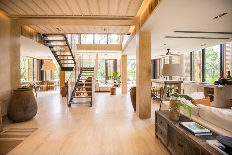 Ilustra el interior de una vivienda en Corasol, espacio habitacional del que es socio Hugo Salinas Sada