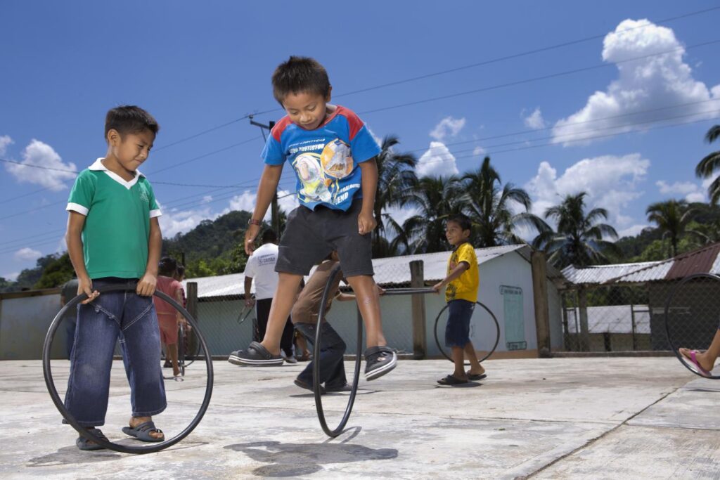 Corporativo Kosmos en favor de infancias mexicanas