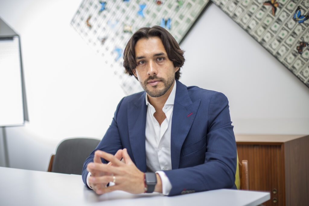 Oscar Reyes de la Campa: Una sólida presencia en los medios sociales ya es reconocida por bancos