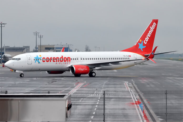 Corendon, una aerolínea turca, es la primera compañía aérea europea que introducirá zonas sin niños en sus aviones.