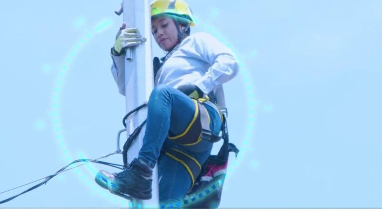 Karina de la Cruz, una ingeniera en telecomunicaciones que forma parte de Seguritech