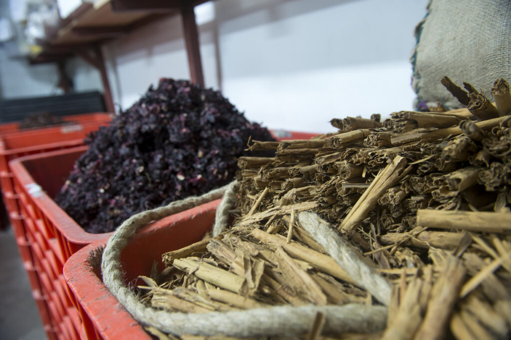 Corporativo Kosmos prioriza el uso de químicos biodegradables en sus procesos