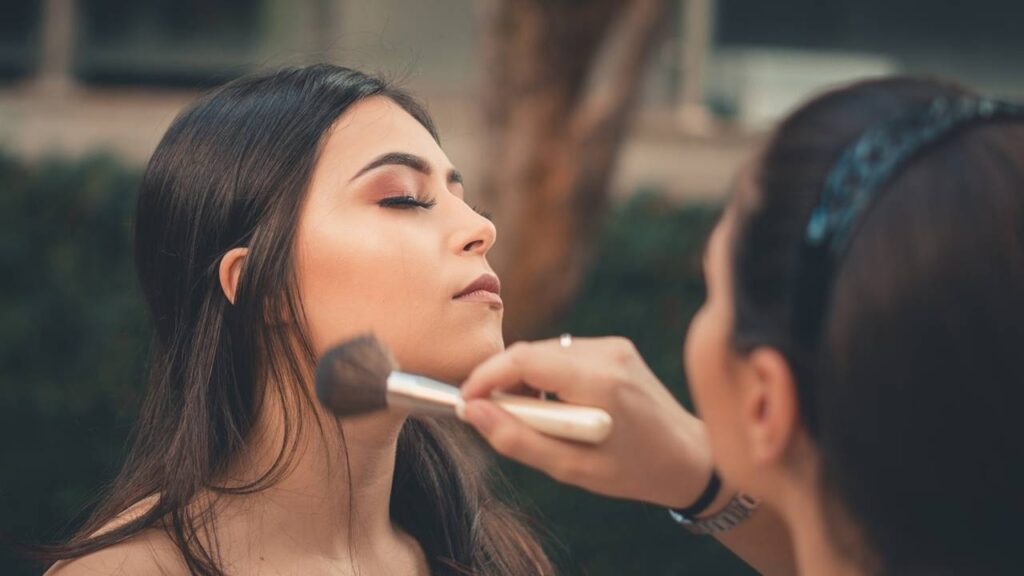 Nueva Zelanda prohibirá los "químicos por siempre" en el maquillaje