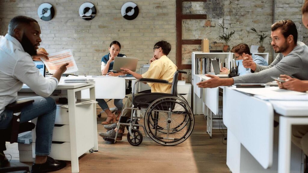 Corporativo Kosmos promueve inclusión laboral en sectores vulnerables