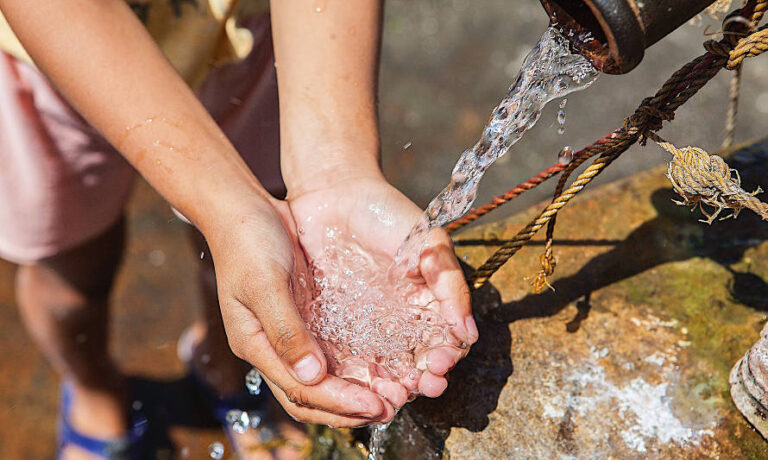 El Agua: Razones por las que es Fundamental para la Vida