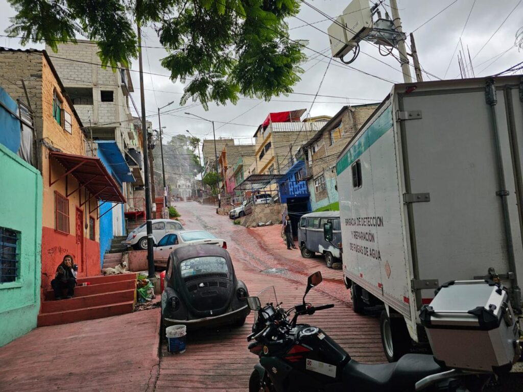 SACMEX soluciona fuga de agua en Gustavo A. Madero