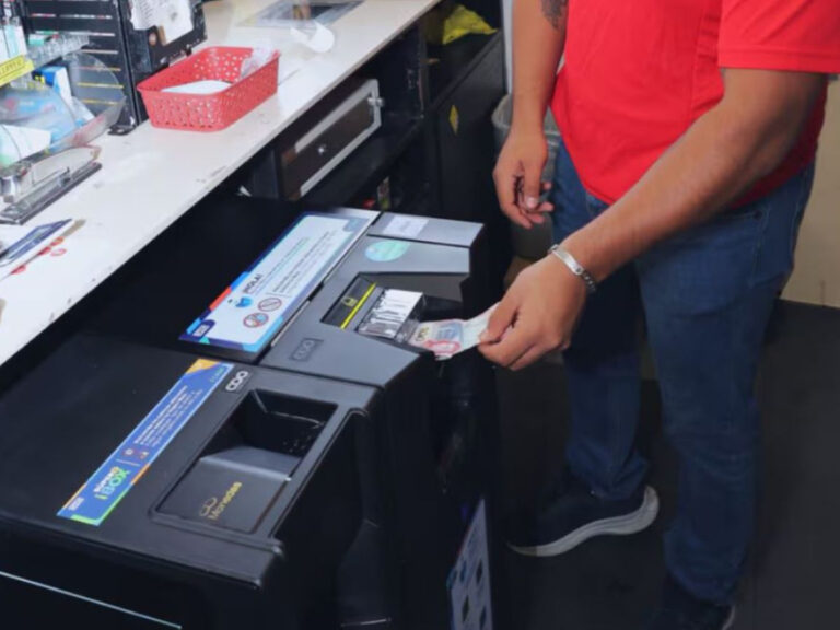 Lanzan nuevos cajeros virtuales de OXXO