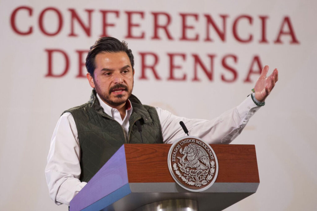 Zoé Robledo se mantiene firme en el IMSS; niegan que salga del instituto