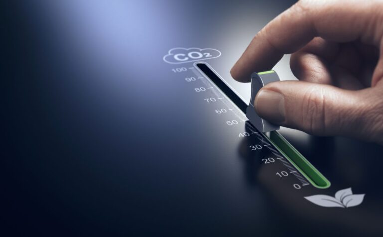 Oficinas sostenibles en Reino Unido con enfoque en reducir carbono y eficiencia energética