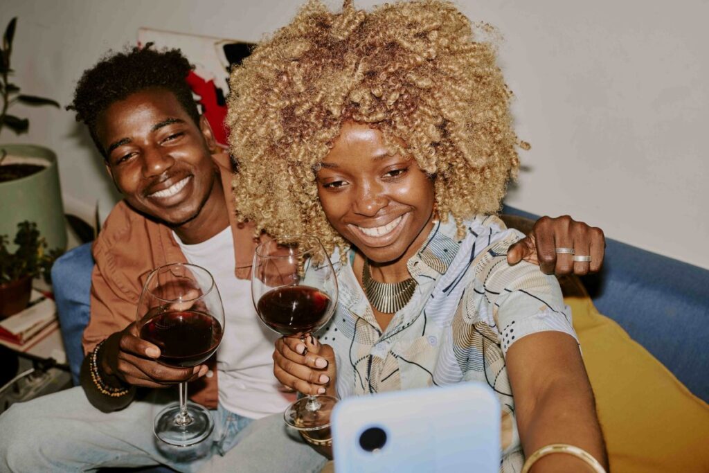 Generación Z y vino, nuevas tendencias de consumo con experiencias digitales y precios accesibles