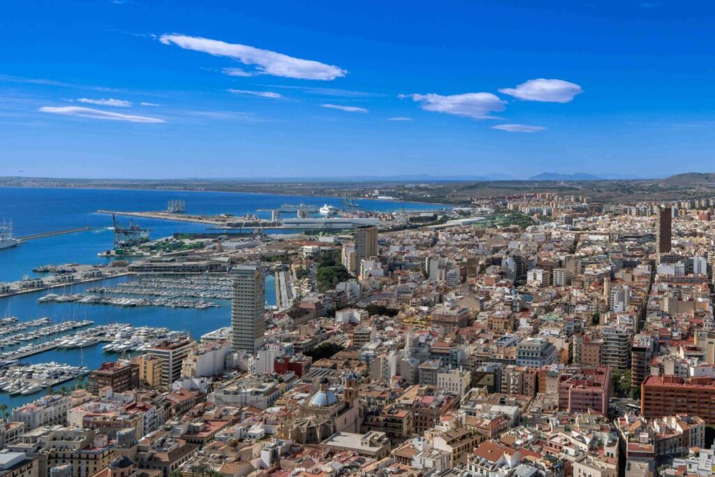 Hotel LU+V como ejemplo de arquitectura de lujo sostenible en la Costa Brava, Cataluña