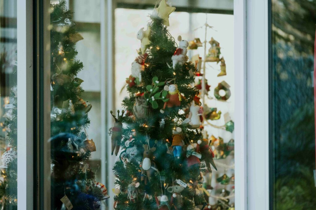 Imagen editorial de un equipo laboral mexicano celebrando un ritual empresarial que fortalece la cultura empresarial