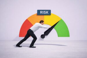 Director de riesgos liderando decisiones clave dentro de un entorno corporativo cambiante en México