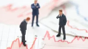 Inversores analizan volatilidad global con cambios en acciones, bonos y divisas internacionales