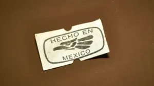 Cultura empresarial en México con empresas que integran sostenibilidad, ética corporativa y competitividad en su operación diaria.