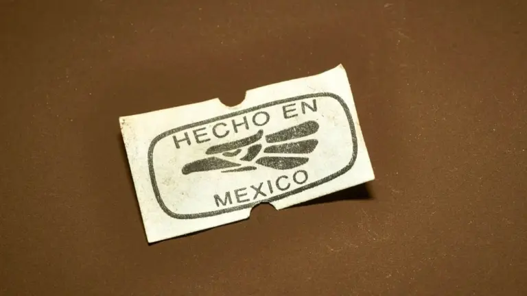 Cultura empresarial en México con empresas que integran sostenibilidad, ética corporativa y competitividad en su operación diaria.