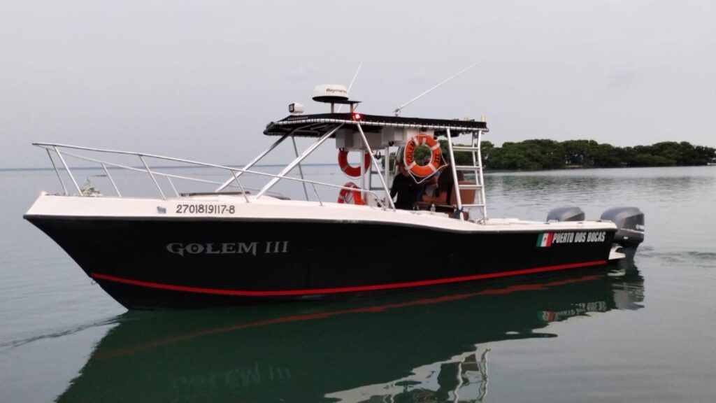 Unidad marítima de Shel-Ha Solutions acondicionada para vigilancia y control operativo durante tareas de monitoreo de infraestructura petrolera en aguas mexicanas.