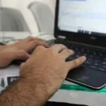 Docentes mexicanos usando tecnología en el aula para mejorar la educación