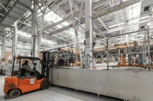 Alfredo Del Mazo Maza llama a regular la movilidad del transporte industrial en México