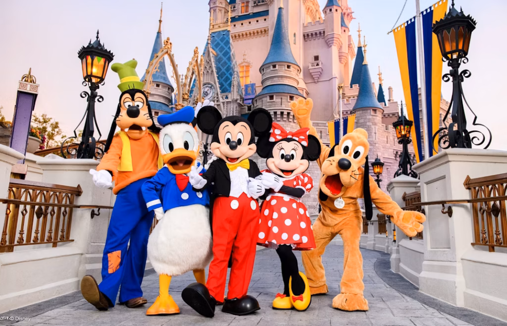 Imagen representando el desgaste de Disney en taquilla y el cambio hacia streaming en 2026