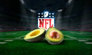 Aguacates listos para consumo y exportación que representan el alto uso del aguacate en el Super Bowl y su impacto económico