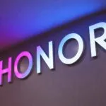 Dispositivos Honor Robot Phone y Magic V6 en evento tecnológico MWC 2026 Barcelona con enfoque en IA y robótica