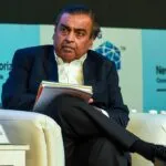 Mukesh Ambani durante evento corporativo como líder de Reliance Industries y figura clave del poder económico en Asia
