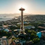 Vista urbana de Seattle con enfoque en innovación y preparación para el Mundial 2026