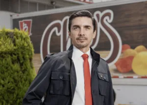 Alejandro Martínez Araiza promueve capacitación integral para fortalecer productividad en sectores alimenticio y comercio.