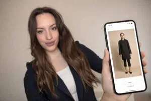 Probador virtual de Zara usando innovación móvil e inteligencia artificial en tienda de moda digital