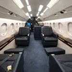 Interiores de aviones privados en Estados Unidos con diseño personalizado, tecnología avanzada y lujo en aviación ejecutiva