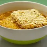 Maruchan impulsa el auge global de las sopas instantáneas en supermercados y tiendas con el crecimiento del consumo de ramen rápido.