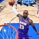 NBA ingresos récord con LeBron James Stephen Curry y Kevin Durant liderando ganancias dentro y fuera de la cancha