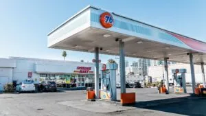 impacto del precio de la gasolina en Estados Unidos por tensión en el mercado petrolero global