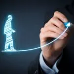 Retroalimentación laboral impacta cultura empresarial y liderazgo en México con equipos en oficina colaborando