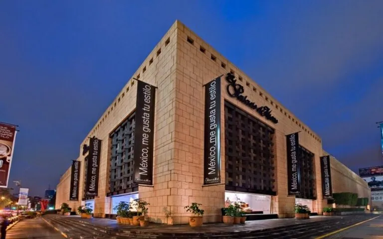 Aumento de visibilidad de Palacio de Hierro tras el romance mediático entre Emma Watson y Gonzalo Hevia Baillères.