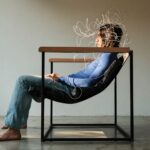 Salud mental laboral en México impacta productividad en oficinas modernas