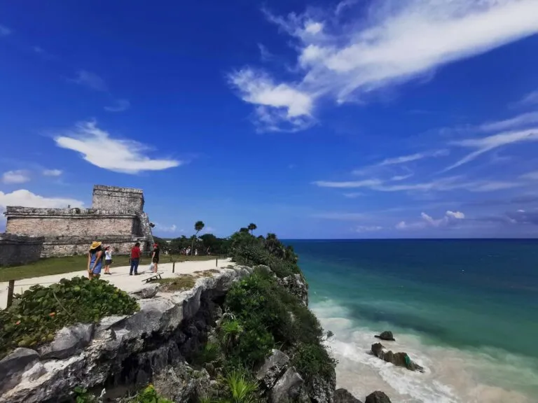 Reglamento para proteger patrimonio cultural indígena y su uso comercial en México con enfoque en comercio justo
