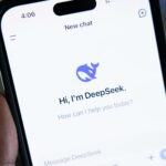 DeepSeek lanza modelo V4 de inteligencia artificial con alto rendimiento y menor costo frente a competidores globales