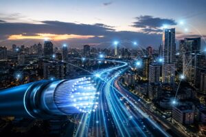 Ingresos Totalplay crecen 3% en México con expansión de fibra óptica y aumento de usuarios en telecomunicaciones