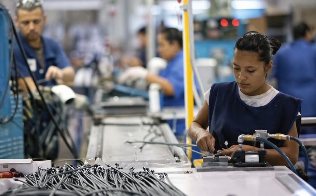 caída del empleo en maquiladoras en México y transformación industrial reciente