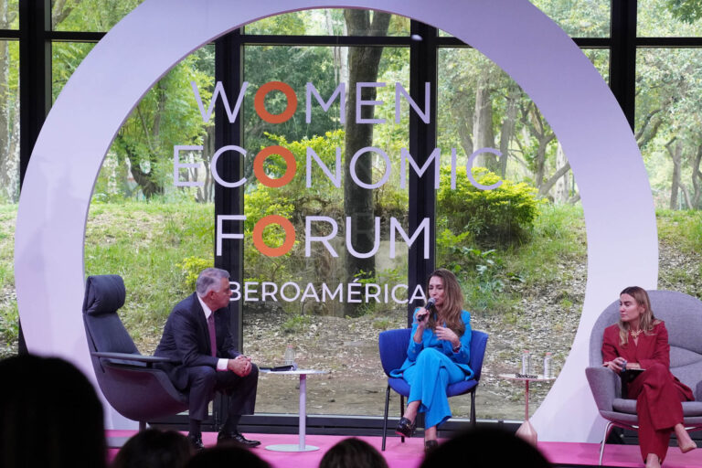 Banco Azteca define en WEF 2026 la ruta para la prosperidad incluyente femenina