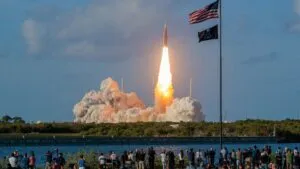 Artemis II en misión orbital probando sistemas antes del viaje hacia la Luna