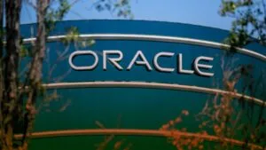Oracle ajusta plantilla mientras invierte en inteligencia artificial y expansión de infraestructura en la nube