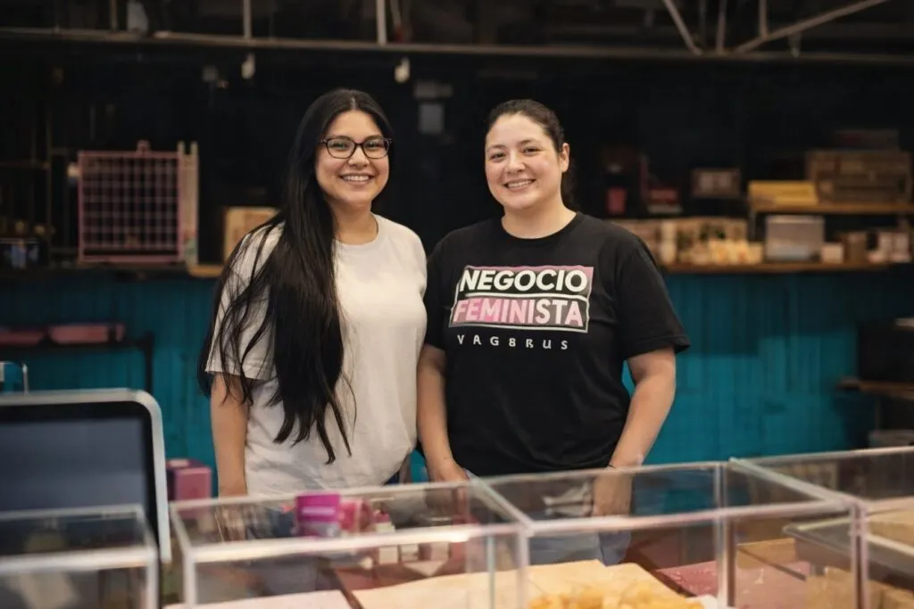 Emprendedores en México desarrollando proyectos innovadores que fortalecen el crecimiento económico y el espíritu emprendedor