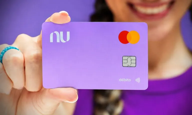 Usuarios mexicanos utilizan banca digital y pagos móviles para impulsar innovación financiera y negocios digitales.