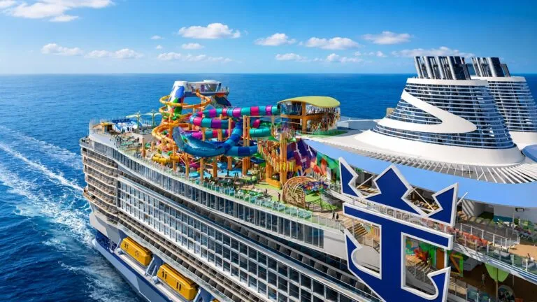 acciones relacionadas con Royal Caribbean caen tras cancelación de proyecto en México