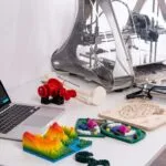Microfábrica de emprendimiento 3D en Paraguay dedicada a impresión personalizada e innovación tecnológica